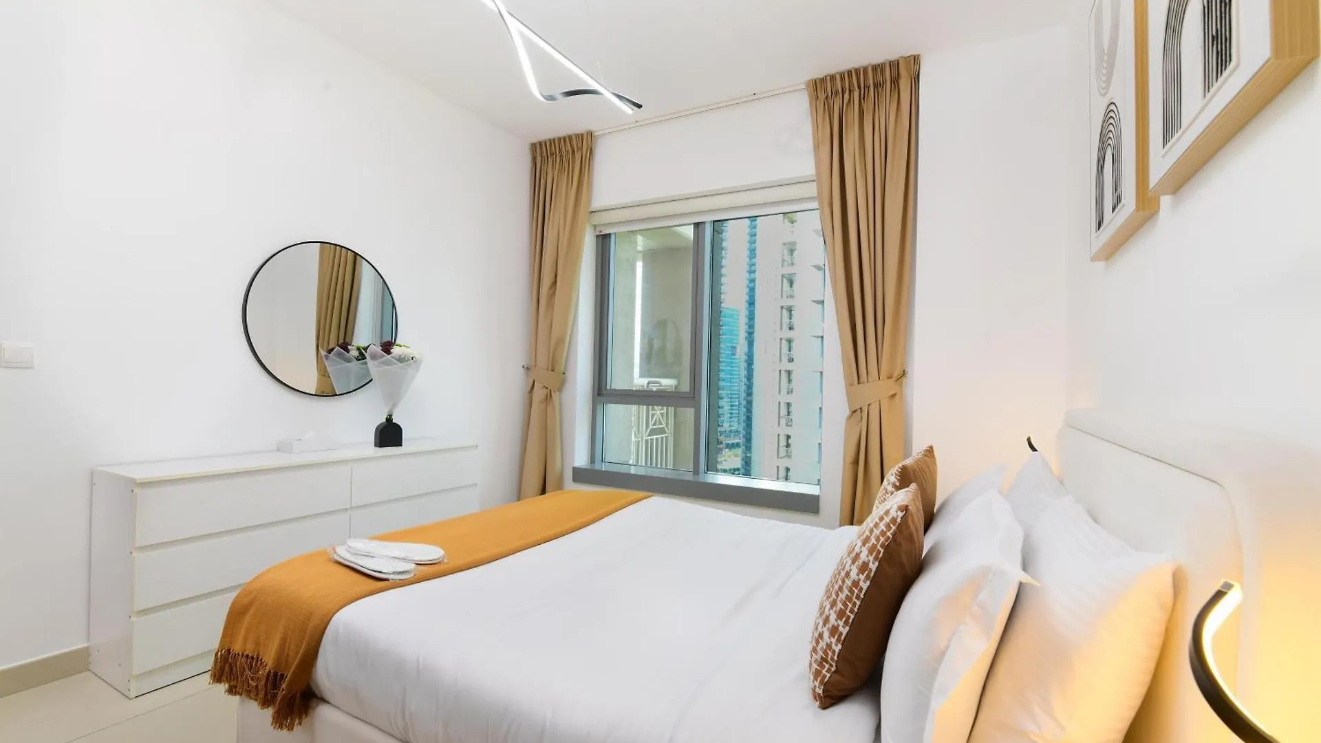 Chalet Homes - Dubai Luxe Stay - Burj Khalifa Fireworks View Downtown